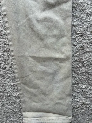 Aritzia Women’s Cargo Pants in Light Beige thumbnail 5