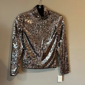 Chelsea28 new with tags‎ Silver Sequin Mock Neck Long Sleeve Top XS thumbnail 2