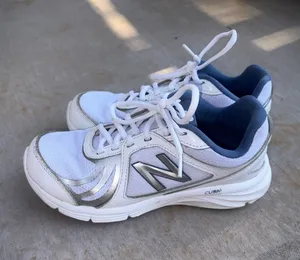 New Balance 496 V3 Women's Walking Sneakers Sz 6.5 thumbnail 1