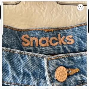 Mother Snacks Pleated Fun Dip Puddle Jeans thumbnail 10