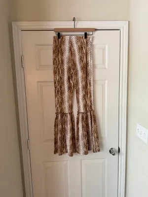 Andree By Unit Brown Snake Print Flare Pants thumbnail 4