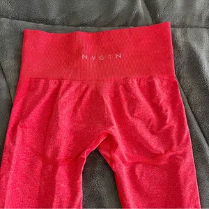 NVGTN Candy Apple Contour Seamless Leggings Size Small Red thumbnail 6