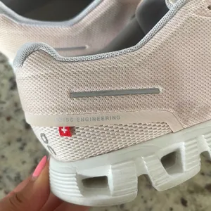 On Cloud 5 Running Shoes Womens 11 Pink Rose Athleisure Lightweight Sneakers thumbnail 6