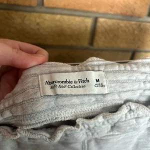 Abercrombie & Fitch Soft Light Gray Jogger Sweatpants Size Medium thumbnail 3