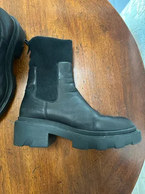 Black leather short boots Size 7 thumbnail 4