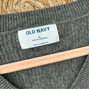 Old Navy NWT Gray V-Neck Knit Long‎ Sleeve Sweater Top Size Medium thumbnail 6