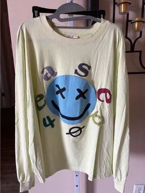 Easel Los Angeles Women Pale Lime Green Smiley Face Graphic Long Sleeve Tee M thumbnail 1