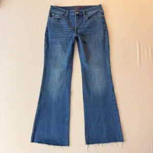 Lucky Brand Sweet Mid Rise Flare Jeans Womens 10/30R Blue Boho Raw Hem Denim thumbnail 2