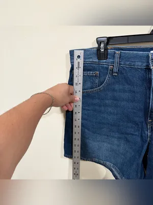 Levi’s CINCH SHORTs size 33 denim blue shorts women’s thumbnail 4