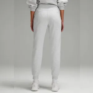 LULULEMON Scuba High-Rise Jogger in Heathered Core Light Gray Size 0 thumbnail 4