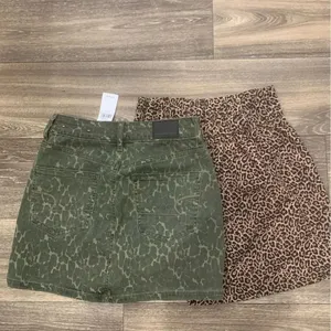 American Eagle mini skirts. Size: XXS / 00. Lot of 2. The green one is NWT. thumbnail 3