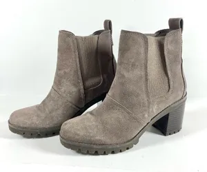 UGG Hazel Suede Leather Waterproof Lug Sole Booties Block Heel Boots size 7.5 thumbnail 4