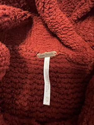 Sweater thumbnail 2