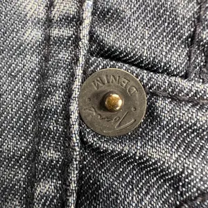 Torrid Denim Mid Rise Capri Jeans Medium Wash Whiskering Size 14 thumbnail 5