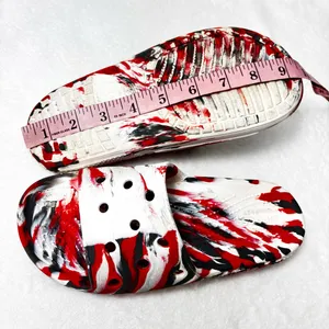CROCS CLASSIC MARBLED SLIDES Flame Red White Black Unisex Slides‎ Sandals M4 W6 thumbnail 8