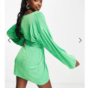 ASOS - Green Wrap Slinky Blouson Sleeve Dress thumbnail 2
