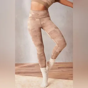 Fabletics Define Nude Camo High-Waisted 7/8 Legging and Sports‎ Brand NWT C34 thumbnail 2