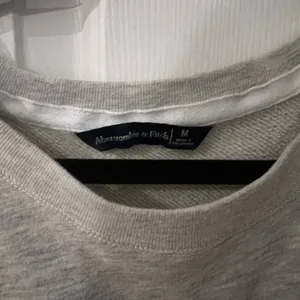 Abercrombie and Fitch thumbnail 2