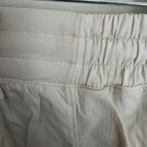 Lululemon Hotty Hot Short II 2.5" size 6 thumbnail 5