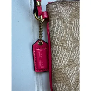Coach Peyton Signature Brown Pink‎ Wristlet Wallet Gold Logo Zip Closure thumbnail 3