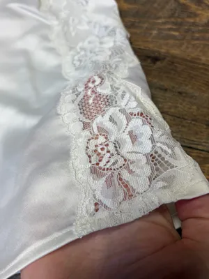NEW Lauren Ralph Lauren Women’s Large Ivory Flower-Lace Trim Satin Pajama Shorts thumbnail 11