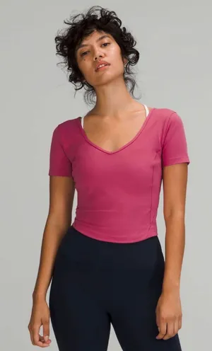 lululemon athletica Women’s Pink Cropped Scoop Neck Stretch Slim Tee Size 4 thumbnail 1