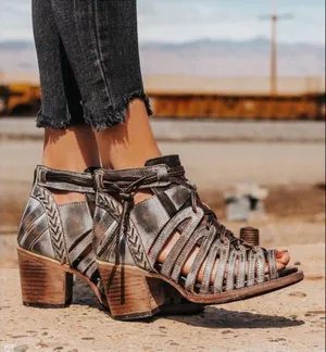 Freebird Wazee Cutout Lace-Up Heel Ice Multi‎ 8 GUC thumbnail 1