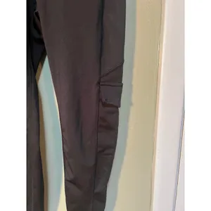 POP Fit Women's Size Medium Cargo Leggings Side Pockets Black High Rise Stretch thumbnail 4
