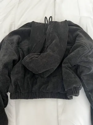 Miss Love Cropped Black Puffer Jacket thumbnail 2