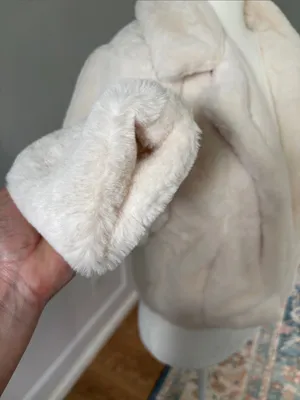 NWT Silent New York Faux Fur Jacket Size Medium Open Front Light Cream Cozy Chic thumbnail 6