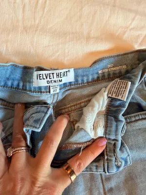 Velvet Heart Dezi Mid Rise Straight Leg Jeans 27 Light Wash Raw Hem Front Seam thumbnail 2