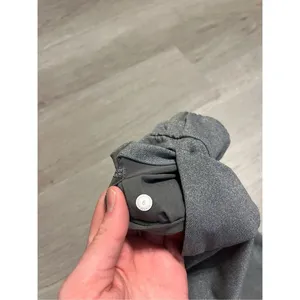 Lululemon On The Fly Mid Rise Shorts Gray Size 6 thumbnail 9