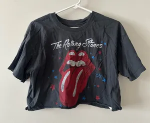 Women’s Hollister Rolling Stones cropped top M thumbnail 1