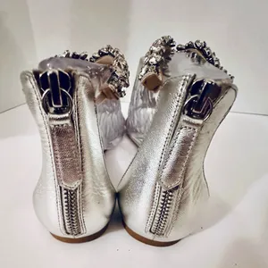Badgley Mischka Embellished Feather Crystal Rhinestone Flat Sandals Womens Sz 9 thumbnail 8