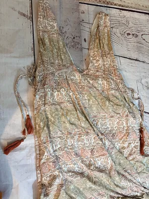 Women’s nwt FATE boho maxi dress in dusty rose and neutrals paisley print med thumbnail 2