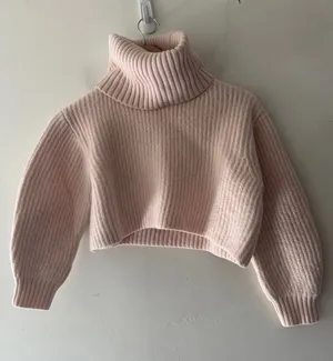 Aritzia Babaton Light Pink 100%‎ Merino Wool Cropped Boxy Turtleneck Sweater thumbnail 1