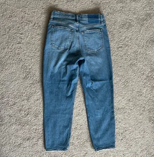 High-Rise Mom Abercrombie Jeans thumbnail 7