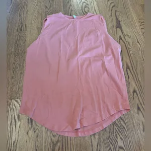 Lululemon Coral Top thumbnail 1
