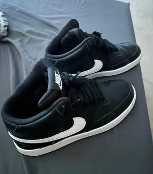 Nike Black White High Top Sneakers thumbnail 4