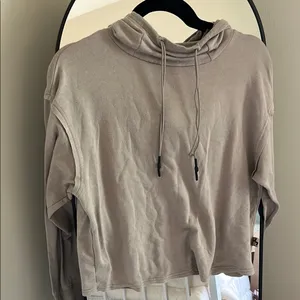 Joylab tan long sleeve thumbnail 2