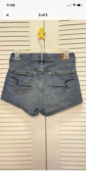 American Eagle Women’s Size 2 Stretch Denim Blue Jean Shorts thumbnail 2