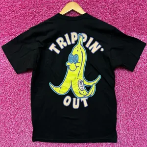 Neff Trippin Out Bannana T-shirt size medium thumbnail 1
