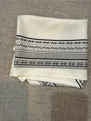 Women's Elegant Sun Protection Triangle Off-White Scarf thumbnail 4