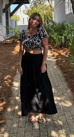 Boutique Top thumbnail 1
