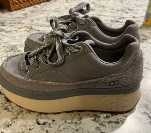 Shoes thumbnail 1