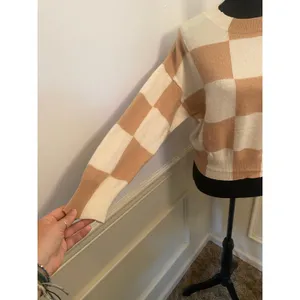 AQUA Cashmere Brushed Cropped Check Sweater Tan Cream Neutral Pullover Crewneck thumbnail 2