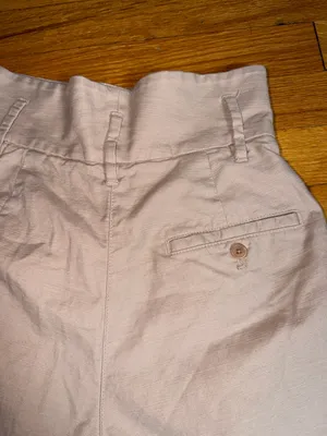 Wilfred High-Waist Pleated Shorts in Light Tan thumbnail 5