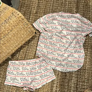 Victoria’s Secret Pink White Logo Two Piece Pajama Sleep Set Size Small thumbnail 12