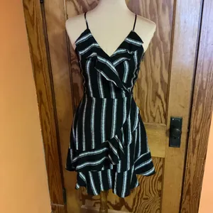 Lydelle Small Black White Striped Ruffle Crossover Mini Dress thumbnail 9