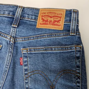 Levi's Wedgie Straight Jeans Medium Wash Blue Womens 24 High Rise Baggy Relaxed thumbnail 7